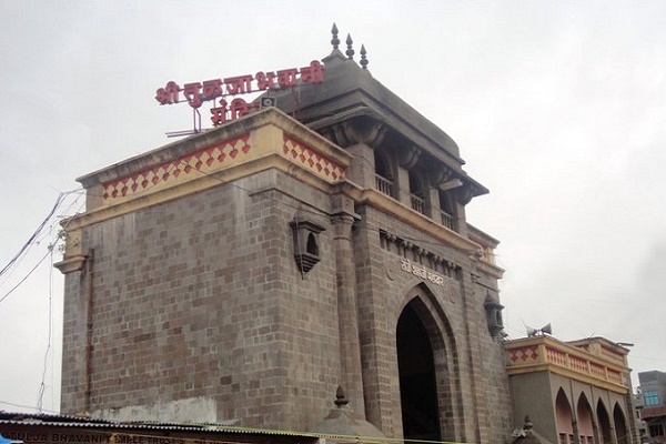 Tuljapur-aai-bhavani-mandir.jpg